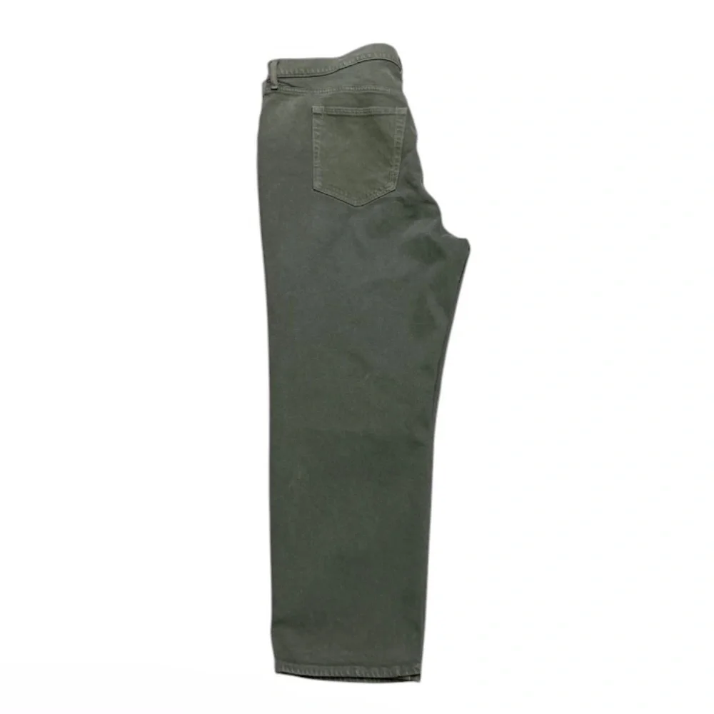 ABERCROMBIE & FITCH | Ultra High Rise 90s Straight Jean Dark Brown | 36, US 22